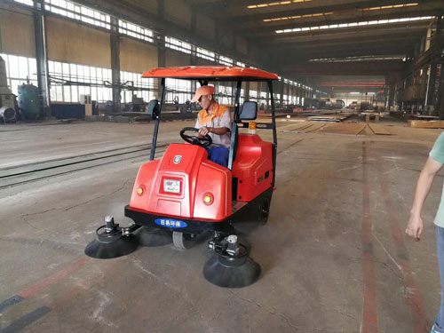 掃地機和洗地機的區(qū)別