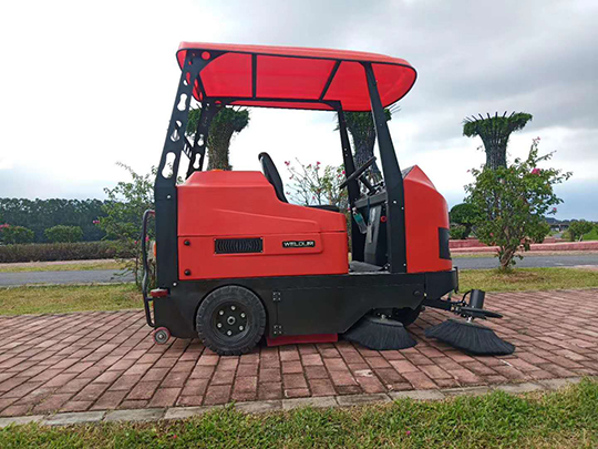 電動(dòng)掃地車底盤需要維護(hù)嗎