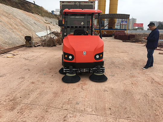 工地掃地車報價,工地掃地車多少錢一輛