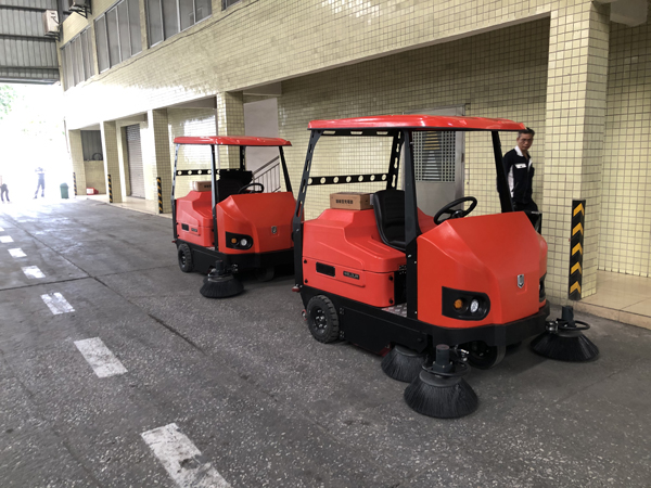 環(huán)衛(wèi)電動掃地車優(yōu)勢特點(diǎn)及經(jīng)濟(jì)效益