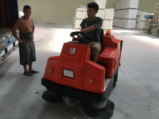 電動掃地車的優(yōu)點