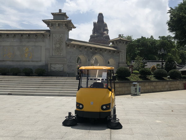 電動掃地機(jī)多少錢