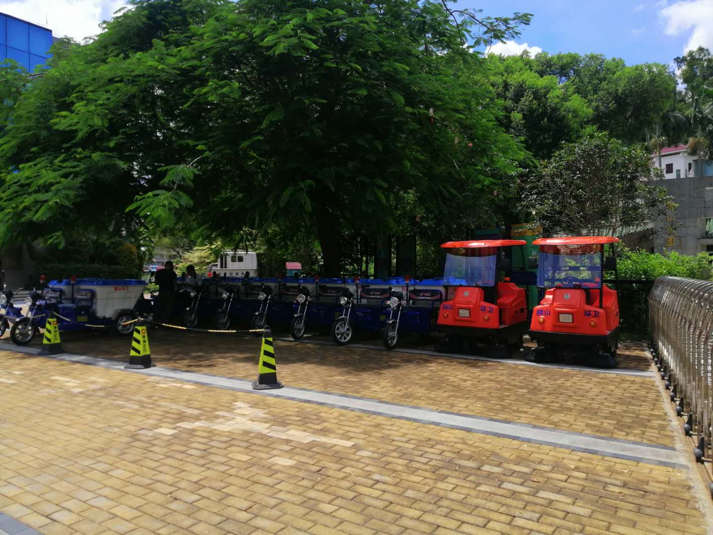 駕駛式掃地車哪個品牌好