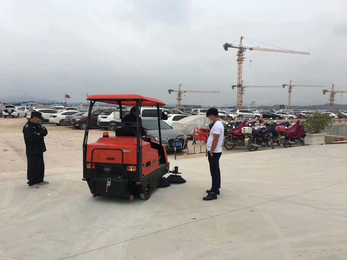 小型電動掃地車優(yōu)勢特點(diǎn)