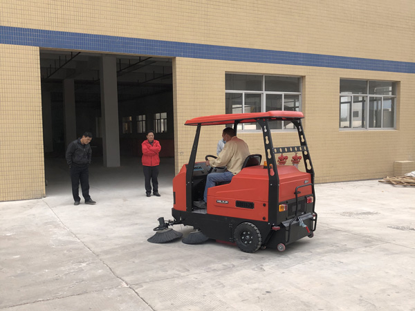 工廠電動掃地機(jī)哪個品牌好