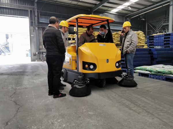 工廠掃地機哪個牌子好