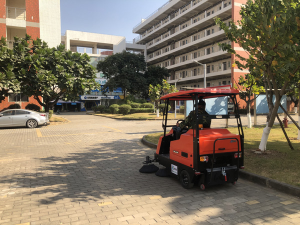 掃地車為什么會被小區(qū)物業(yè)認可