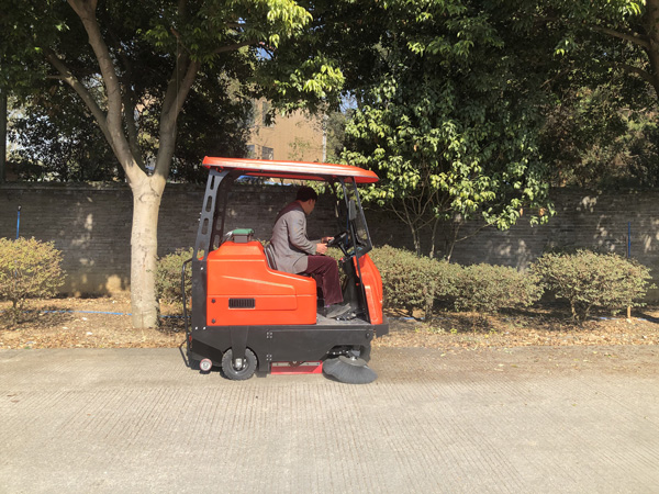 環(huán)衛(wèi)掃地車怎么樣？優(yōu)勢(shì)特點(diǎn)介紹