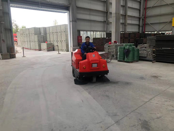 手推式掃地機(jī)怎么樣？綜合特點(diǎn)介紹