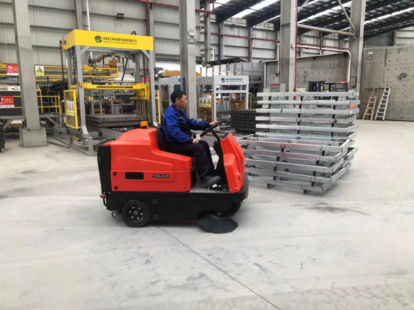 電動掃地車為何深受各行業(yè)青睞