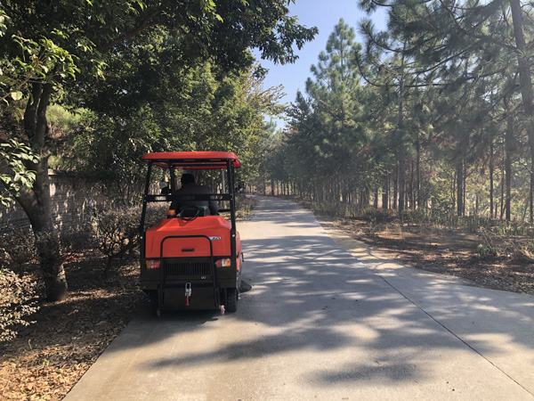 小區(qū)掃地車好不好用？清潔效率怎么樣