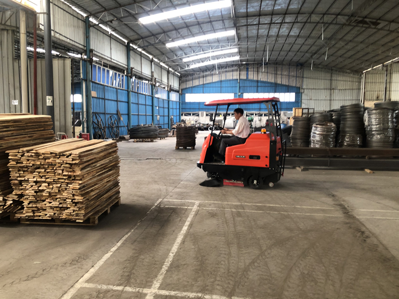 工地掃地車多少錢(qián)一輛