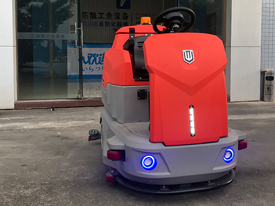 洗地機廠家有哪些？使用電動洗地機有哪些優(yōu)點