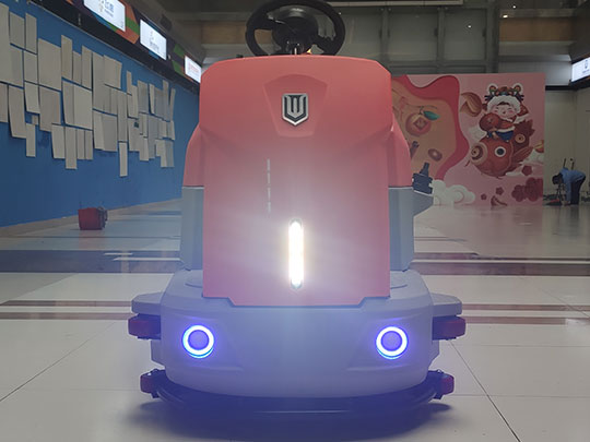 電動洗地機(jī)在使用過程中有哪些注意事項(xiàng)