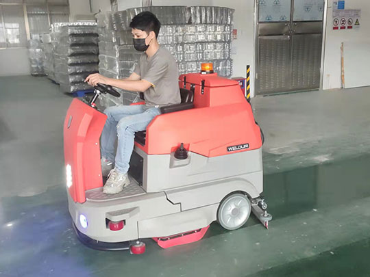 電動洗地機(jī)價格多少？實(shí)用嗎